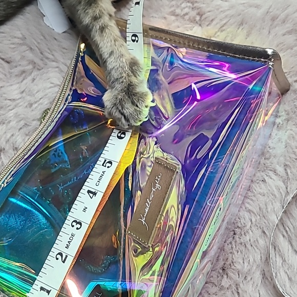 Kendall and Kylie Make up Bag Set Iridescent Pink and Rose Gold - Picture 5 of 5